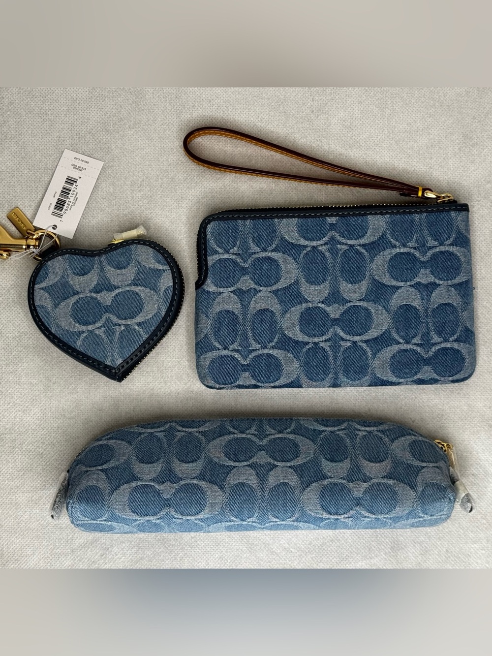 NWT Coach Signature Denim Set: Pencil Case, Wristlet, Heart Bag Charm Keychain - Picture 4 of 4